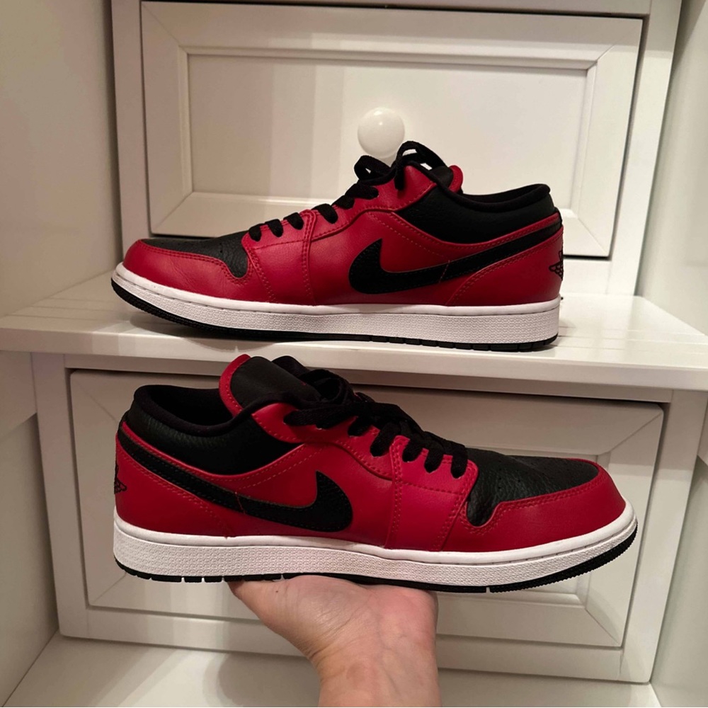 Nike Air Jordan 1 Low Reverse Bred, Size 10 - Picture 3 of 8